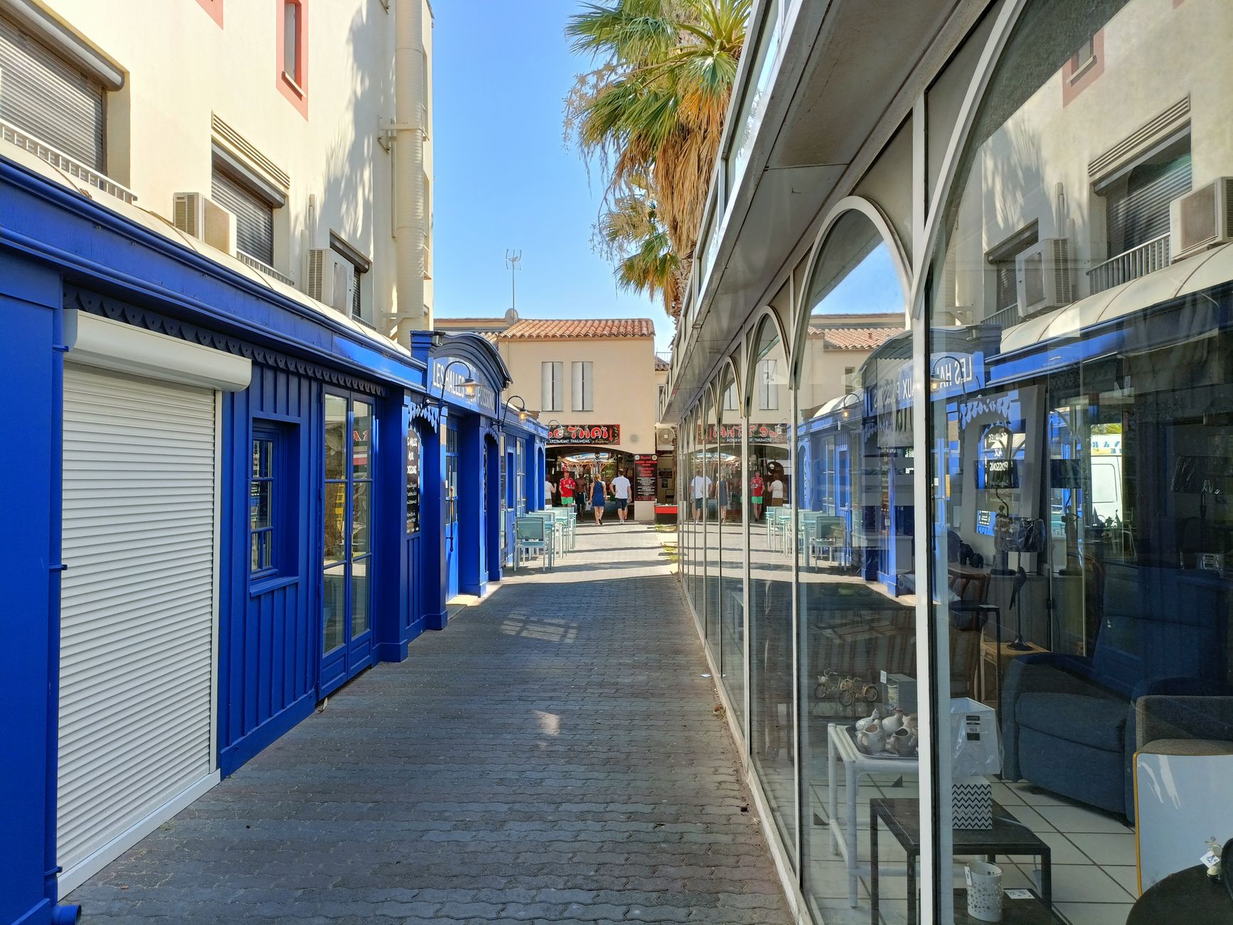 Agence immobilière commerciale équipe à Versailles